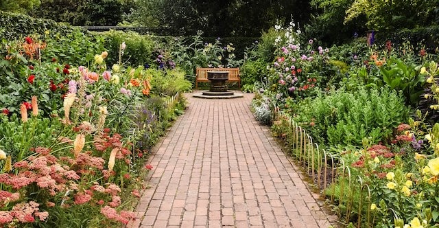 How To Design A Flower Garden - Herbaceous Border