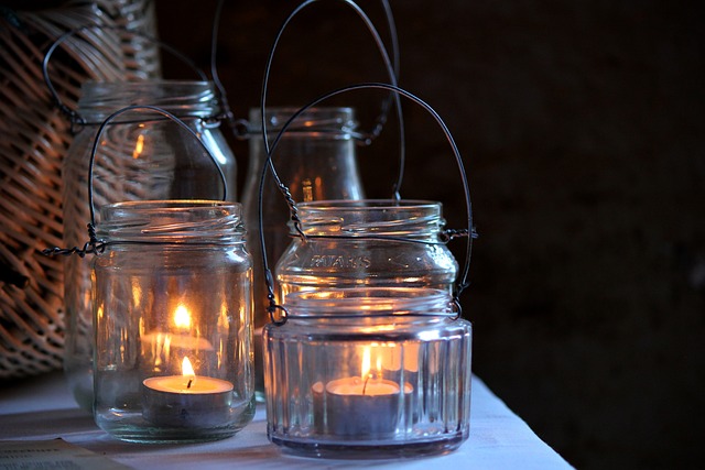 Light Up Your Garden Without Electricity - Homemade Jar Lanterns