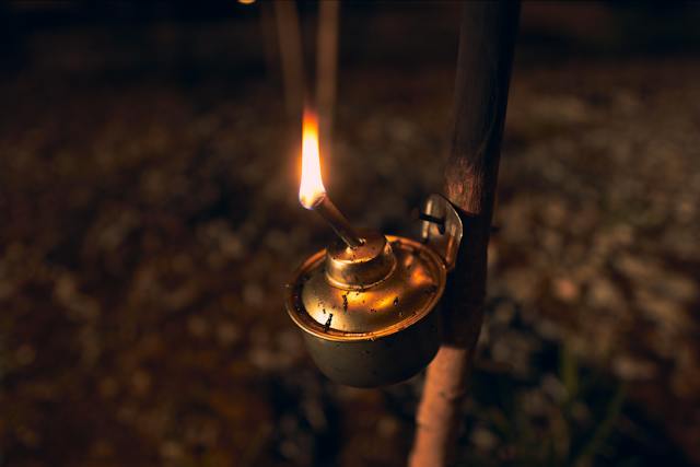 Light Up Your Garden Without Electricity - Oil Lamps