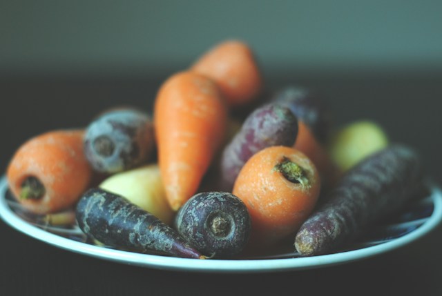 The 10 Best Purple Vegetables To Grow In 2024 - Purple And Orange Carrots